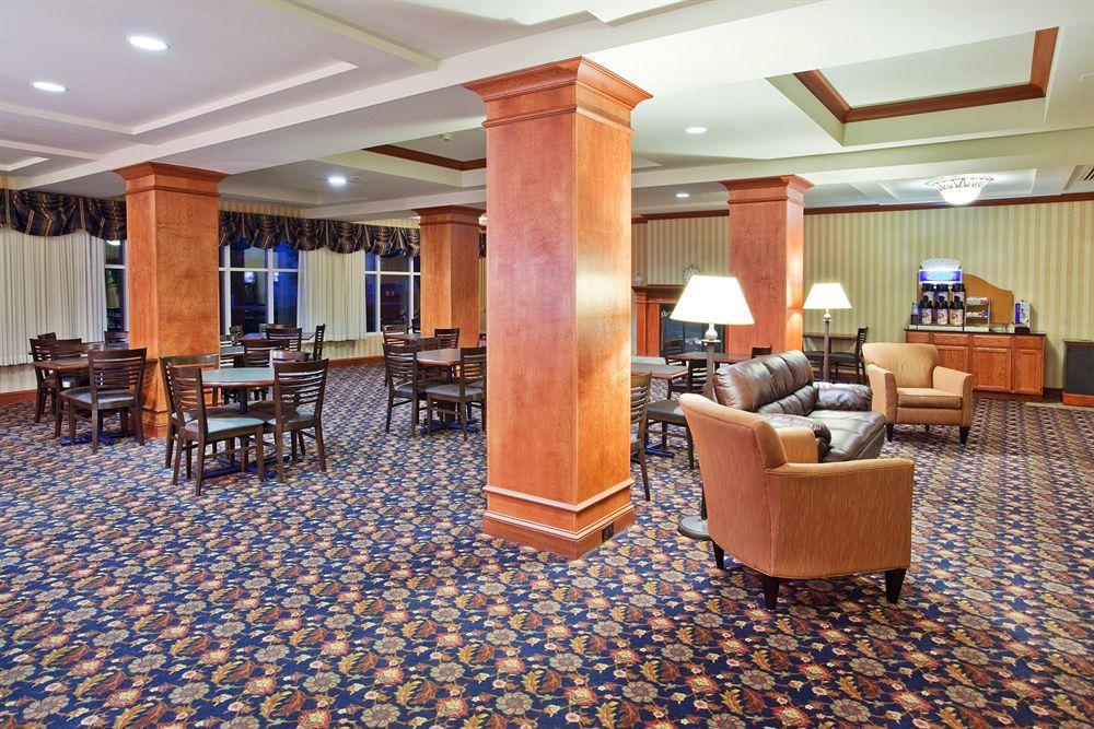 Holiday Inn Express Hotel & Suites Grand Rapids-North By Ihg Walker Exterior foto