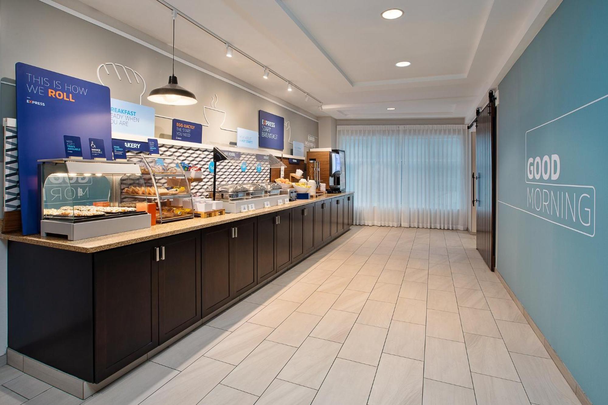 Holiday Inn Express Hotel & Suites Grand Rapids-North By Ihg Walker Exterior foto