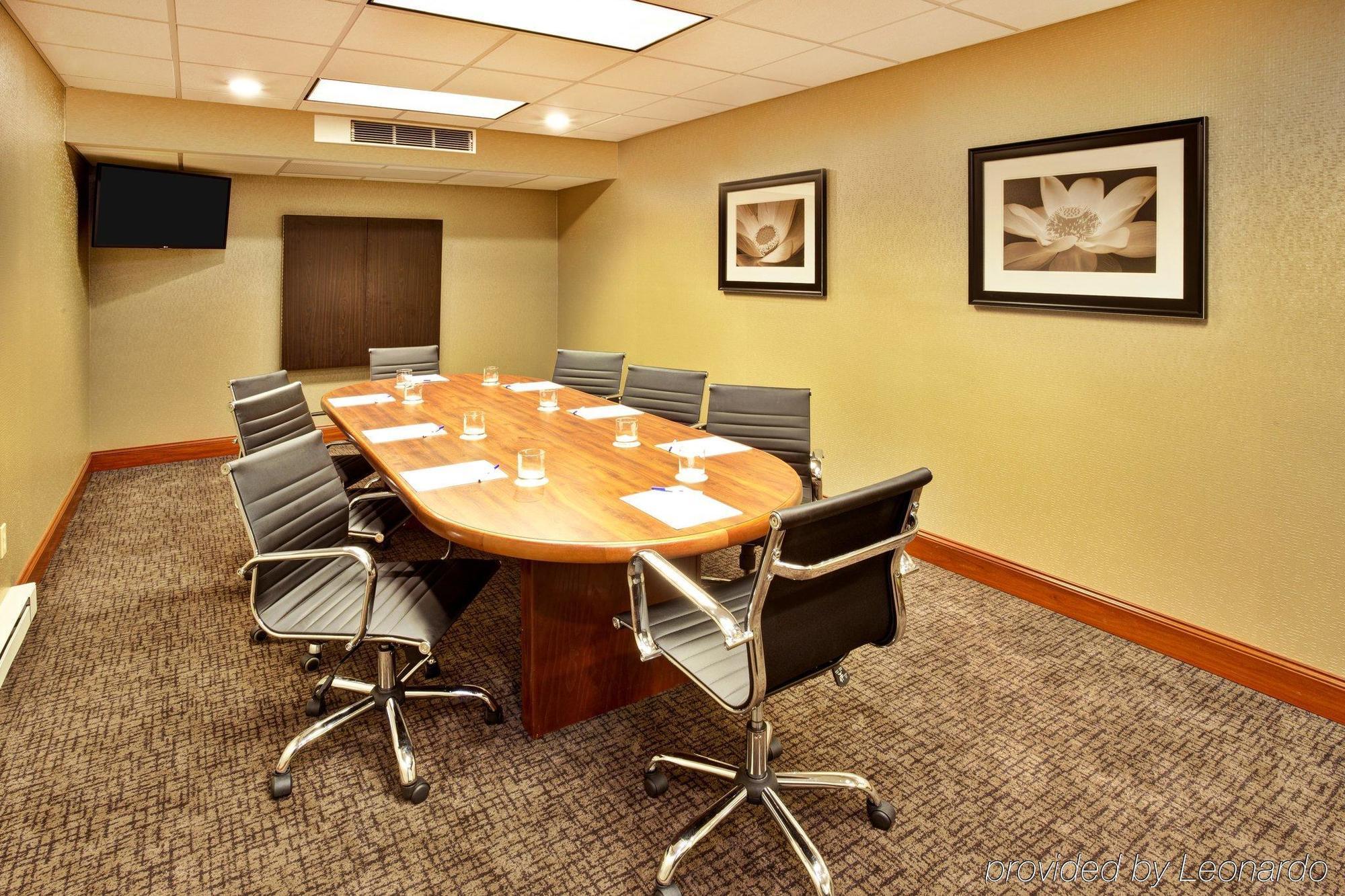 Holiday Inn Express Hotel & Suites Grand Rapids-North By Ihg Walker Exterior foto